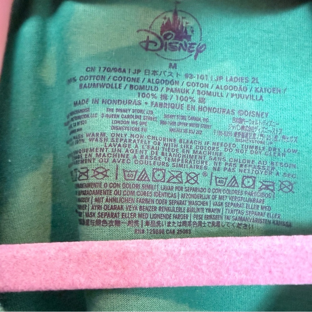 Disney Store Tinker Bell "Merry & Bright" Green Christmas Graphic Tee - Medium - Picture 5 of 7